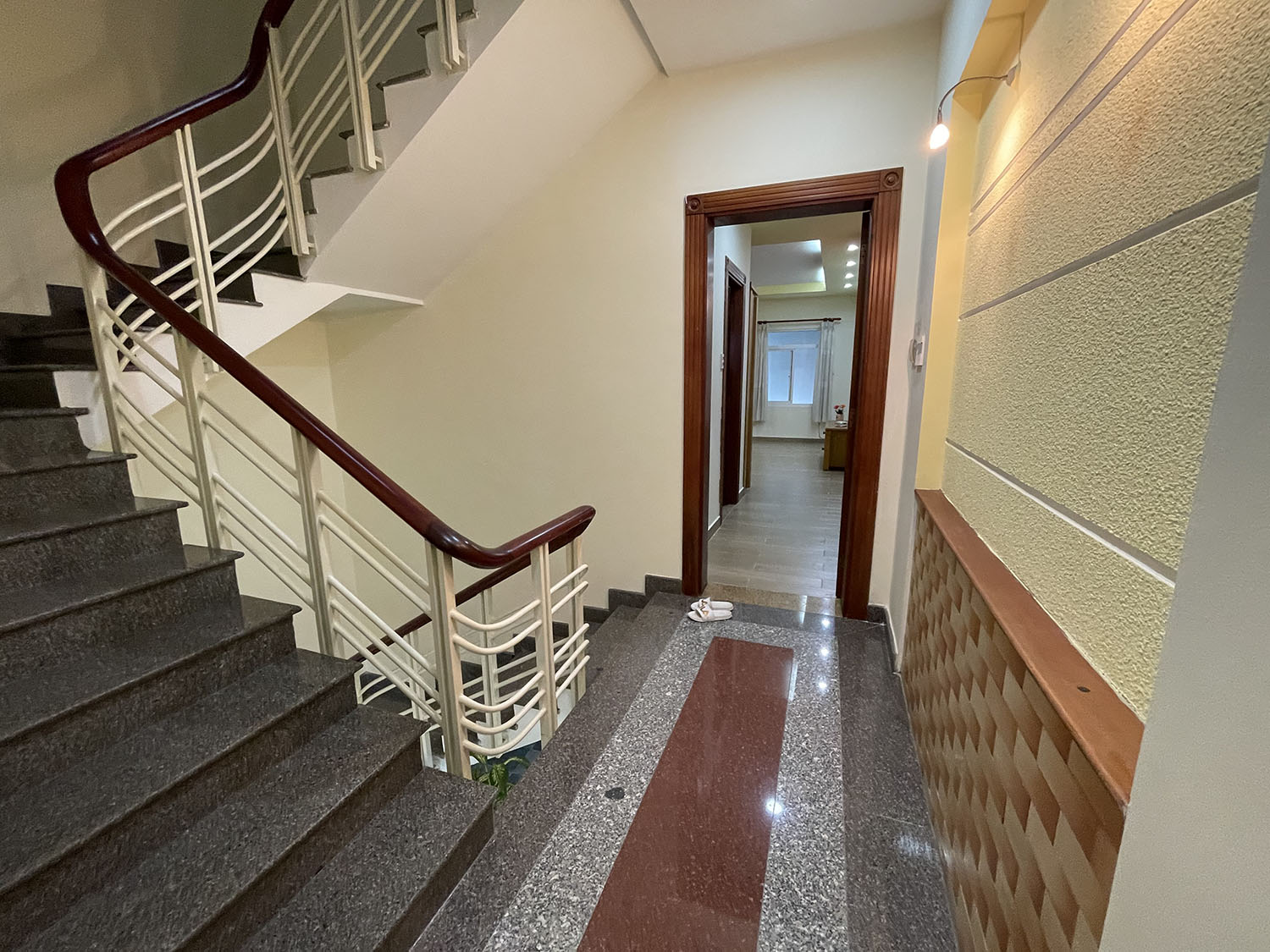 Bán nhà Ngô Thị Thu Minh, Quận Tân Bình NHÀ PHỐ VƯỜN tuyệt đẹp 3lầu (4mx24m) nở hậu hẻm ôtô khu VIP